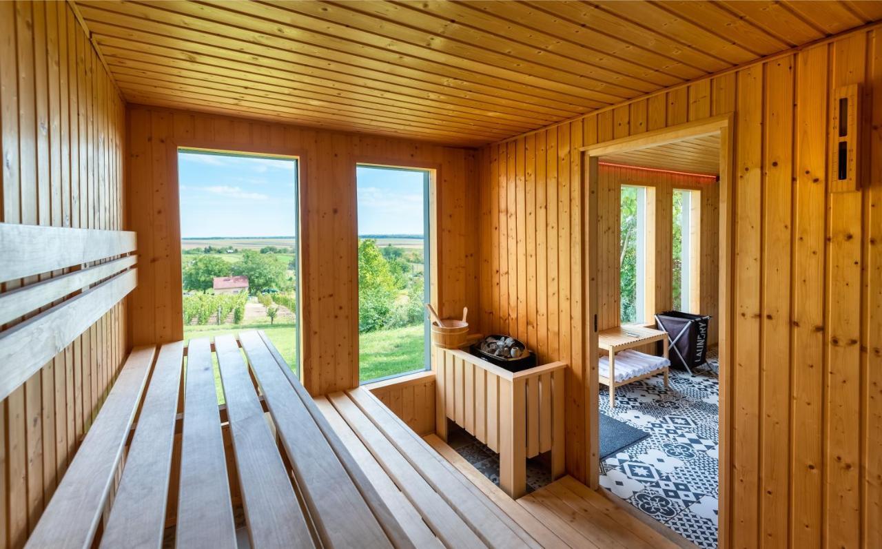 Borarium Vendeghazak - Zenit Haz Hotel Pazmand ภายนอก รูปภาพ