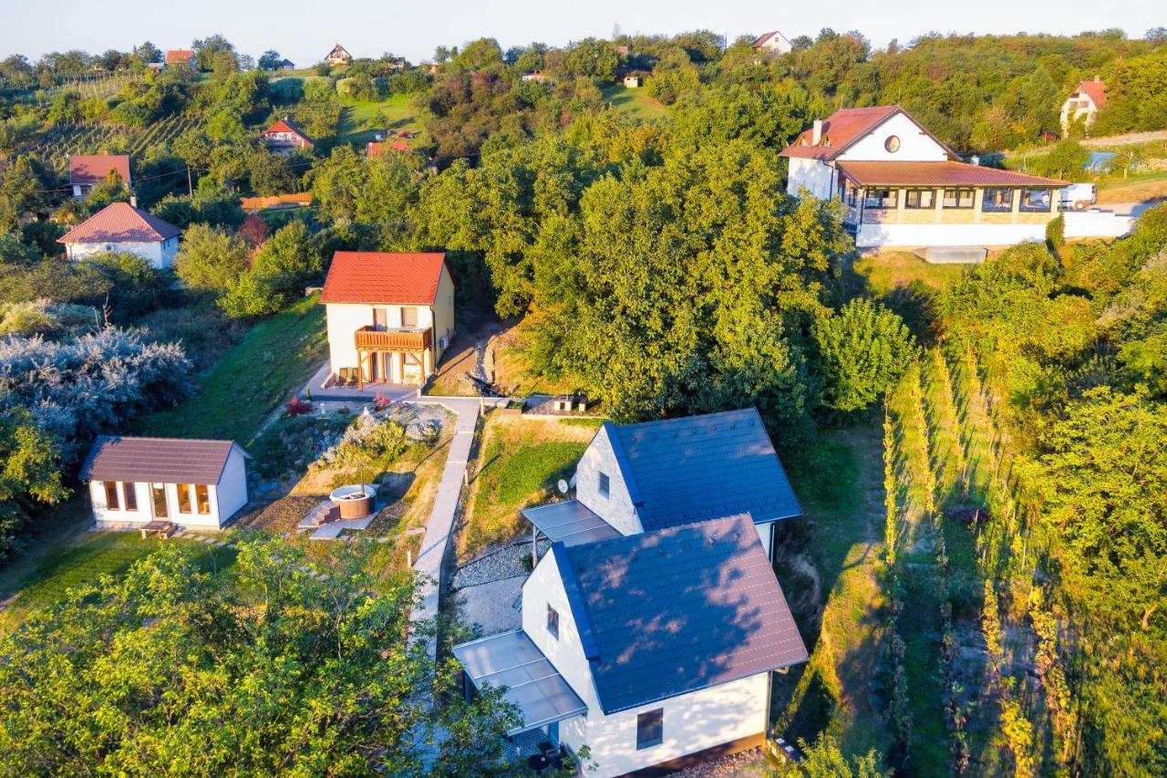 Borarium Vendeghazak - Zenit Haz Hotel Pazmand ภายนอก รูปภาพ